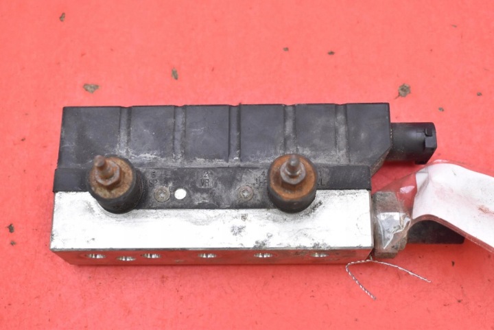 ROZDZIELACZ Della sospensione 83609015N MERCEDES S-KLASA W220 4.3 V8 279 KM 98-02