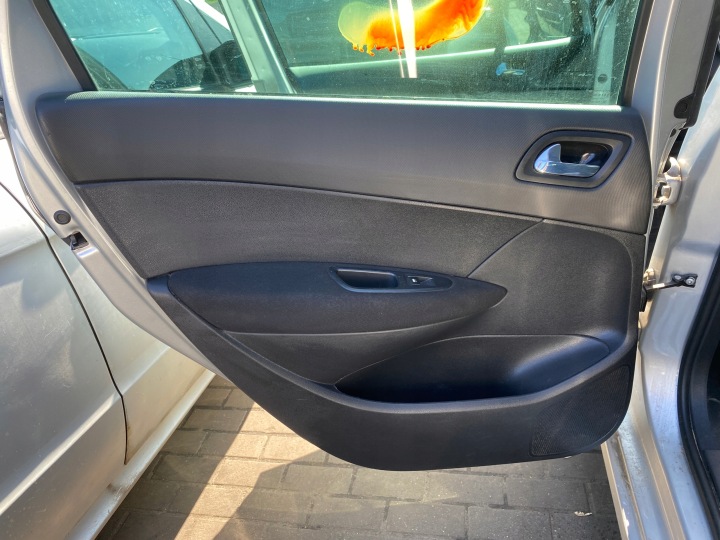 Peugeot 308 SW 07-14 tapacír levá boční bok levý zadní záď