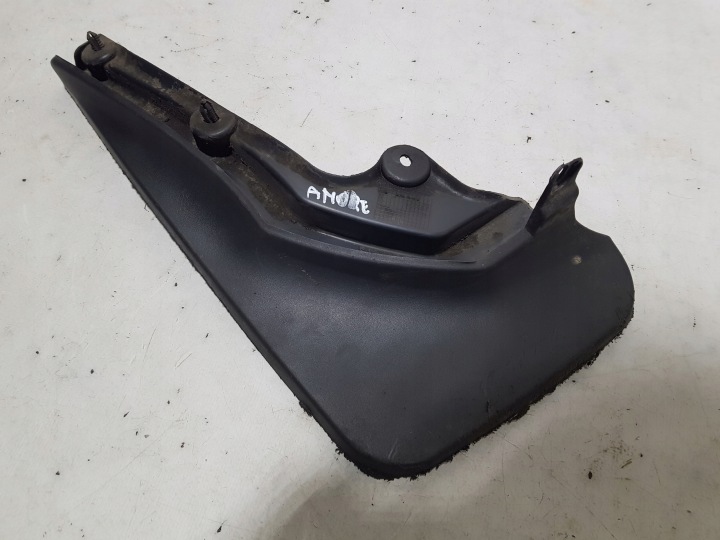 CHLAPACZ sárvédö bal MERCEDES W204 2048900678