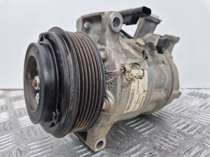 Mercedes M264 C200 W205 compressor of the air conditioning A0008303902