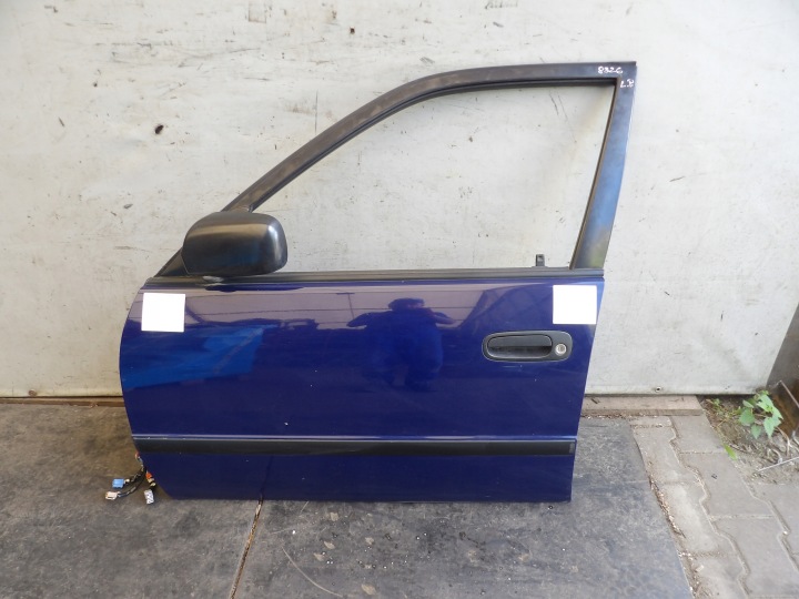 Toyota Corolla E11 Portière Avant Gauche 8M4