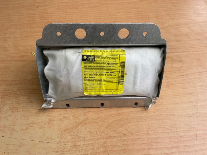 KIA SORENTO a 02-07r airbag spolujazdca