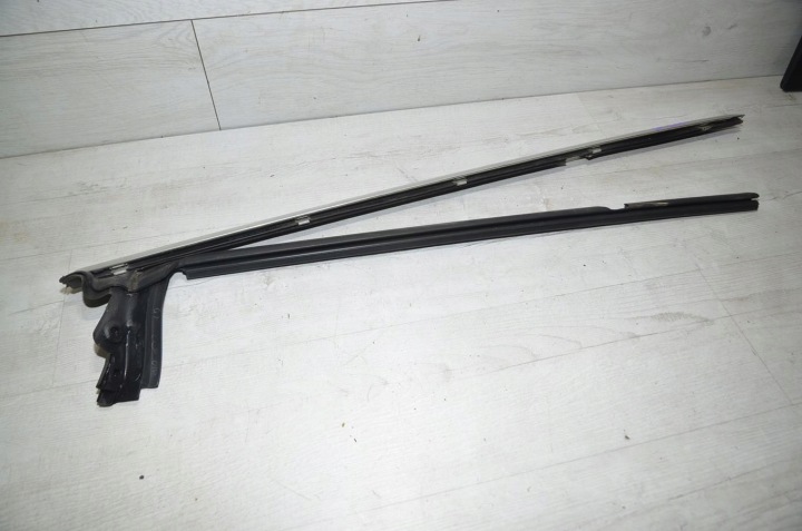 moulding dust left rear part Mercedes CLS w219