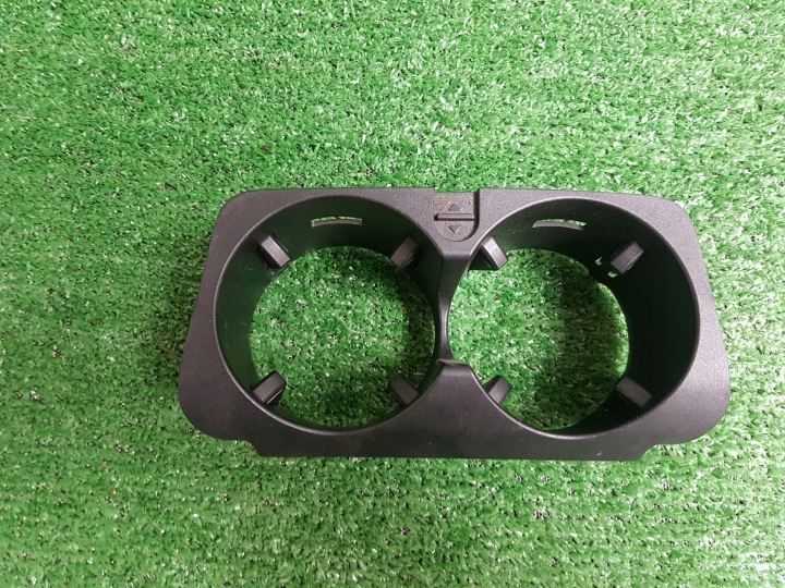 Boîte a gant passager Poignée pour Boissons MERCEDES-BENZ C KLASA W205 A2056800691
