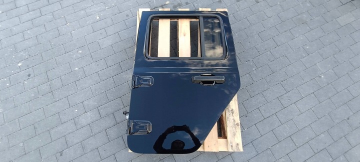 dveře záď zadní levé kompletní OKNO PX8 idealne Jeep Wrangler JL 2018