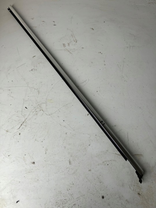 moulding dust door right rear part PEUGEOT 508 sedan CHROM