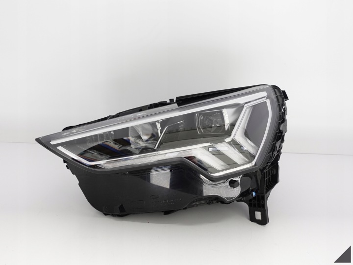 AUDI Q3 II 2 F3 83A 18- Licht FULL LED L B.LADNA