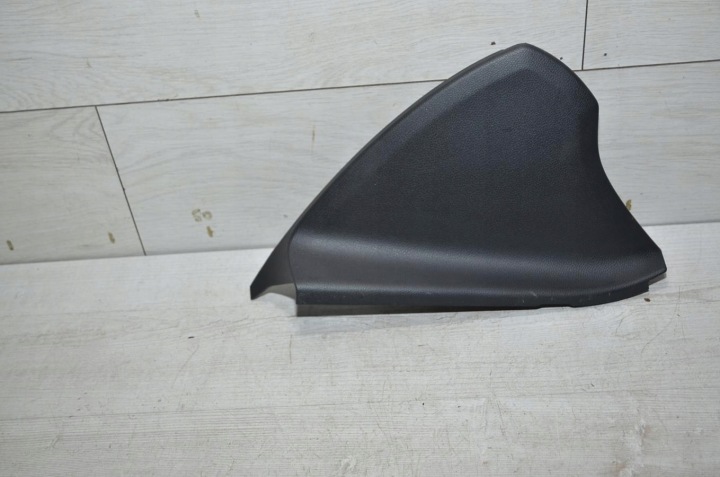 cover of the dashboard right Mercedes W176 lift