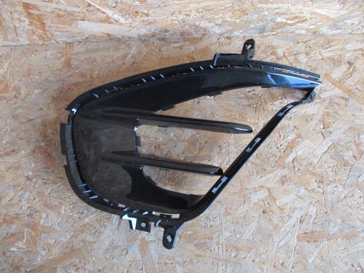 GRILLE GAUCHE PARE CHOC KIA CEED GT 21