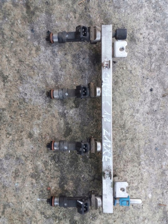 vstrekovacia rampa OPEL CORSA Z12XE