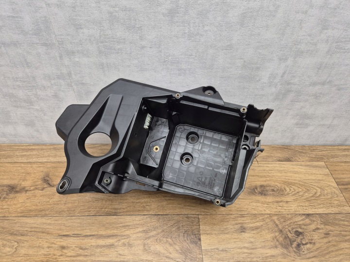 BMW F30 330e HYBRYDA Porta SCATOLA copertura GREMBIALINA per batteria 9350710