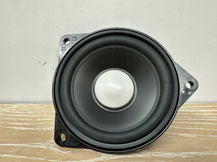 speaker centralny Wszystkie BMW i3 9368383
