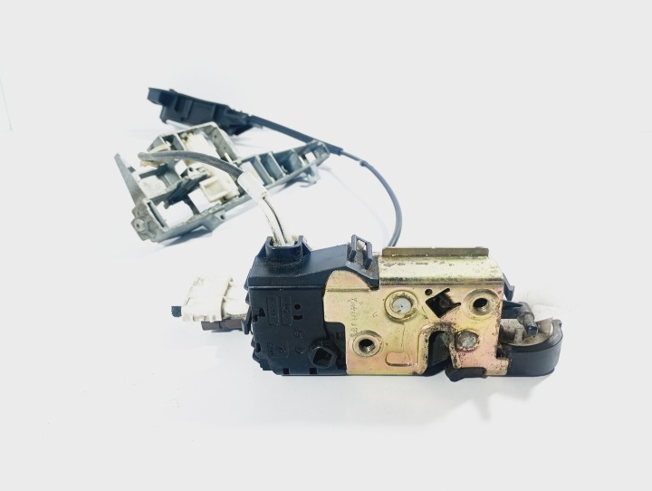 de la Serrure Portière de gauche przednich Peugeot 407 04-11