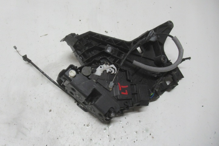 VOLVO V70 2.0 D 09R de la Serrure Portière Gauche Arrière 31253916