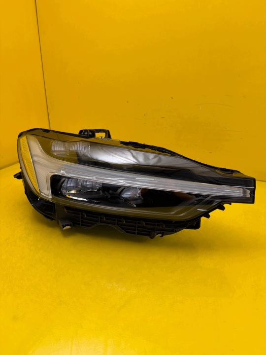 Feux phare Droit Volvo XC60 II Lift 2022-2026 Full Led 32342507