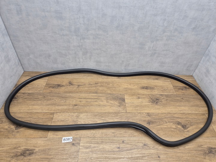 BMW F10 F11 pravá levá těsnění dveře předních karoserie předek 7182269