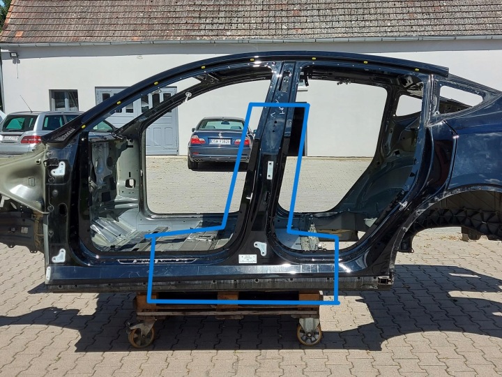 TESLA MODEL Y 2022r, naped záď práh sloupek levý střední b teslay,54537383