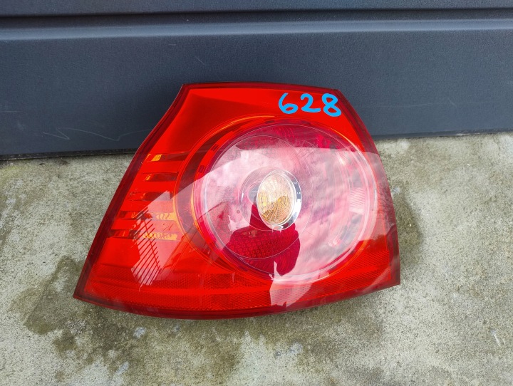 FEUX PHARE GAUCHE ARRIÈRE GAUCHE ARRIÈRE VOLKSWAGEN GOLF V 1K6945111C 1K6945095J
