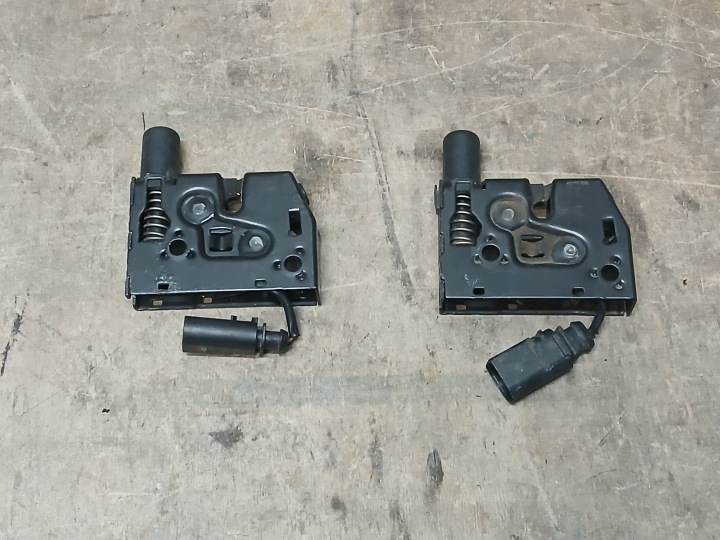 kapota zámek AUDI A3 8V0 13- 8V0823509