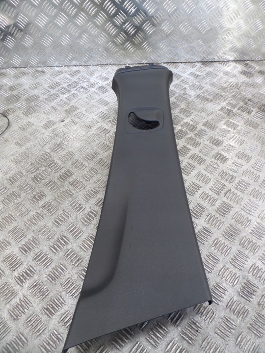 MERCEDES W177 A200 20r cover SLUPKA B right A1776900300
