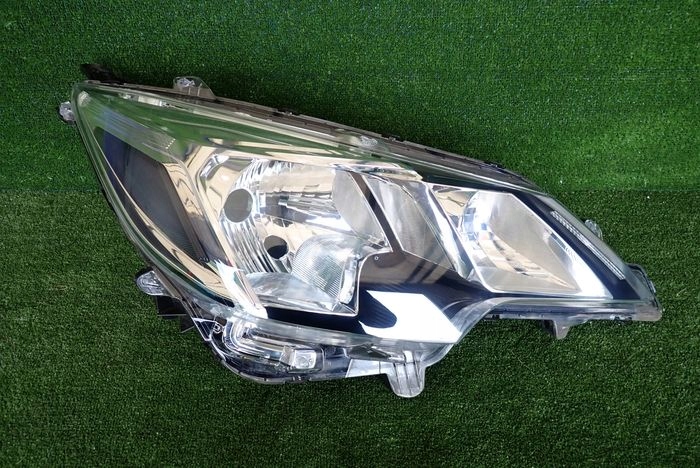 MITSUBISHI SPACE STAR III 19- reflektor right light right