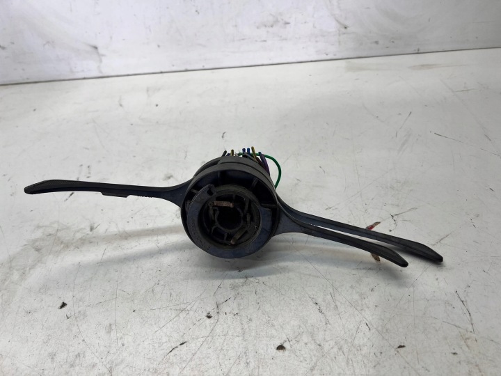 páčky pod volant a ovládání FIAT 126P MALUCH STARY TYP
