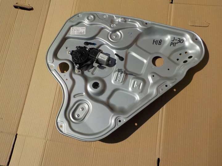 mini motor window regulator right rear part hyundai i30 and HB 2010r