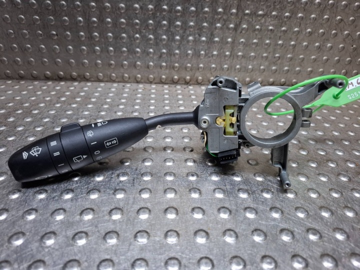 MANETKA Commodo essuie glace A1695450010 MERCEDES W169 W245