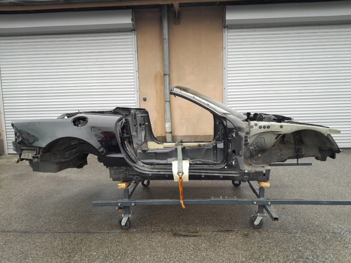MERCEDES SL500 R230 Carrosserie UK 197U