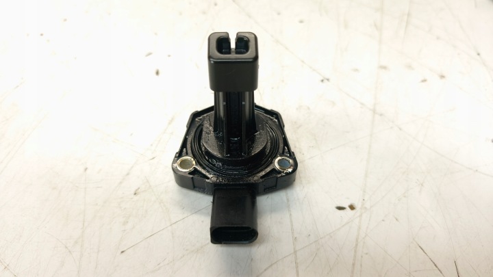 sensor of the level oil AUDI VOLKSWAGEN SEAT SKODA TDI 03C907660G
