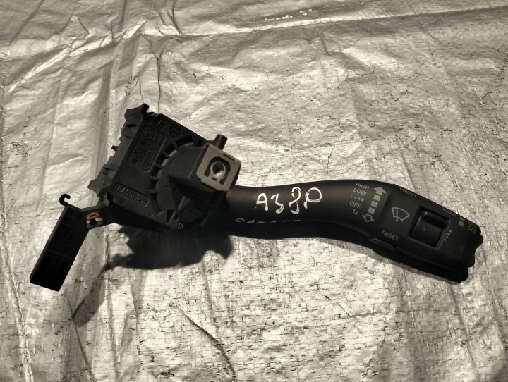 ovladac MANETKA stieracov AUDI A3 8P LIFT 8P0953519E OE