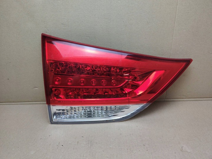 Feux phare Arrière du capot Gauche Bouche buse Toyota Sienna 3 2011