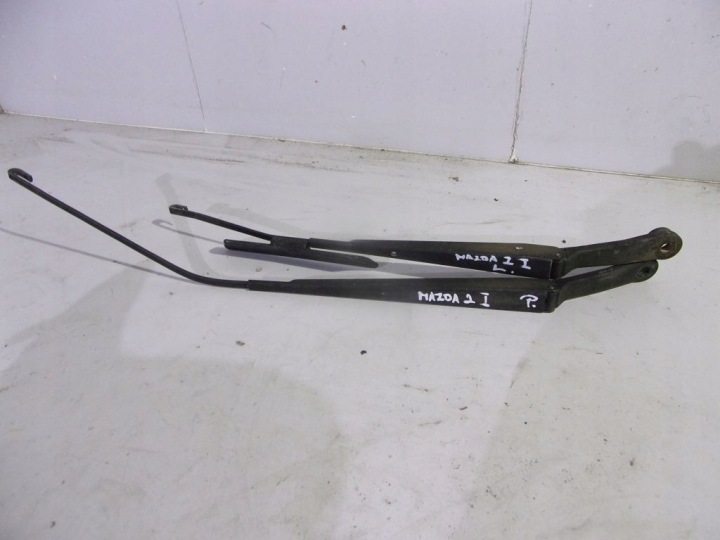 Mazda 2 and wiper arms