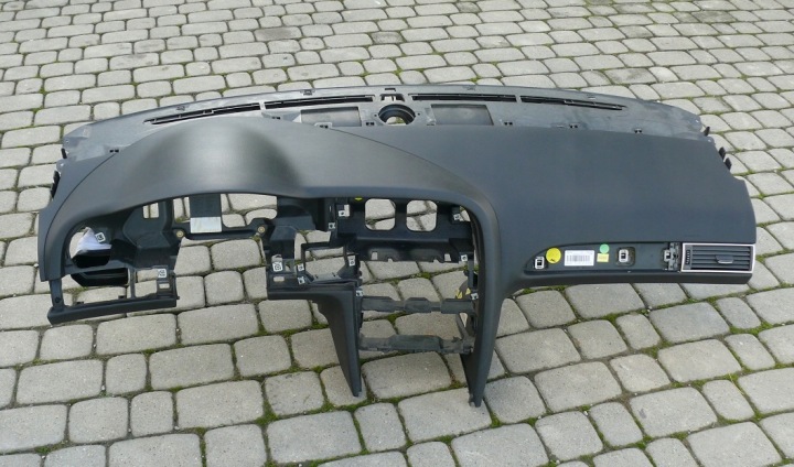 palubní přístrojová deska kokpit konzola airbag airbag spolujezdce AUDI A6 C6 04-08
