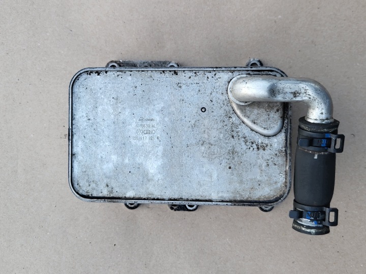 Motor Ölkühler Kühler Schlauch AUDI A4 B8 A5 A6 C7 A7 3.0 TDI CDU OE