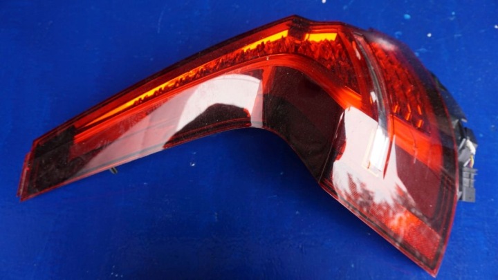 VOLVO V60 CC II - light rear left rear part