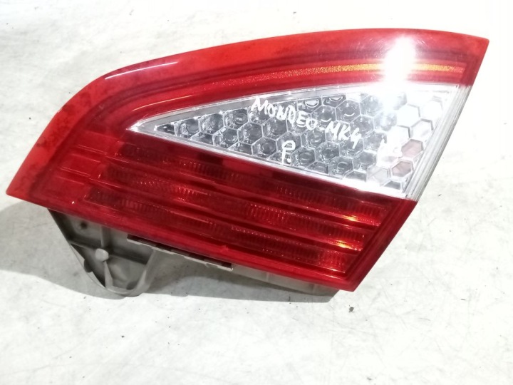 Ford Mondeo MK4 HB hatchback Feux phare Droit Arrière du capot