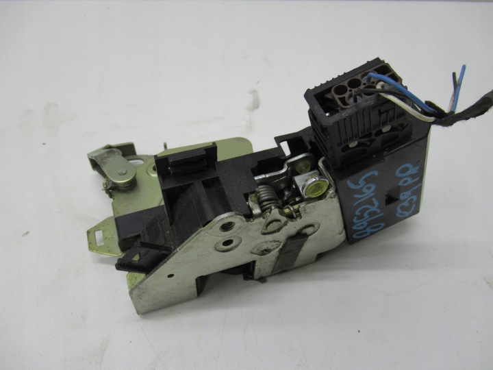 BMW E39 de la Serrure Droite Avant 67118352165
