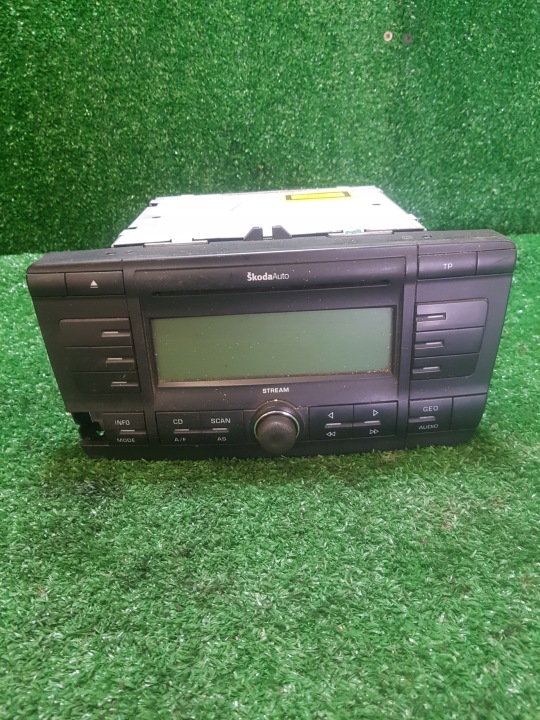 RADIO FABRYCZNE CD SKODA OCTAVIA 2 1Z0035161A 4SBF-18C815-AD
