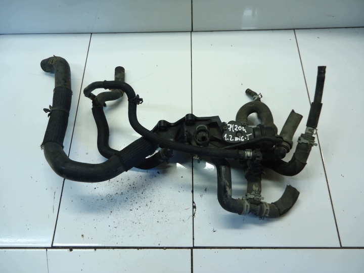 NISSAN PULSAR RENAULT 1.2 TCE DIG-T HRA2 thermostat housing 110600353R