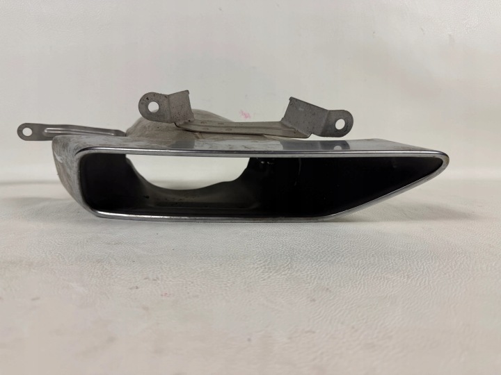 Audi A4 B9 Auspuffblende tlumika des Auspuffs 8W0253825