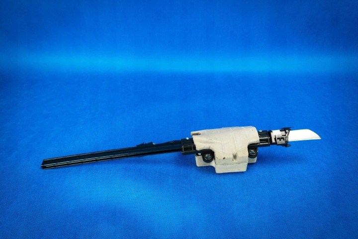Podajnik Armature de Sécurité Audi A5 8W6 8W6857760