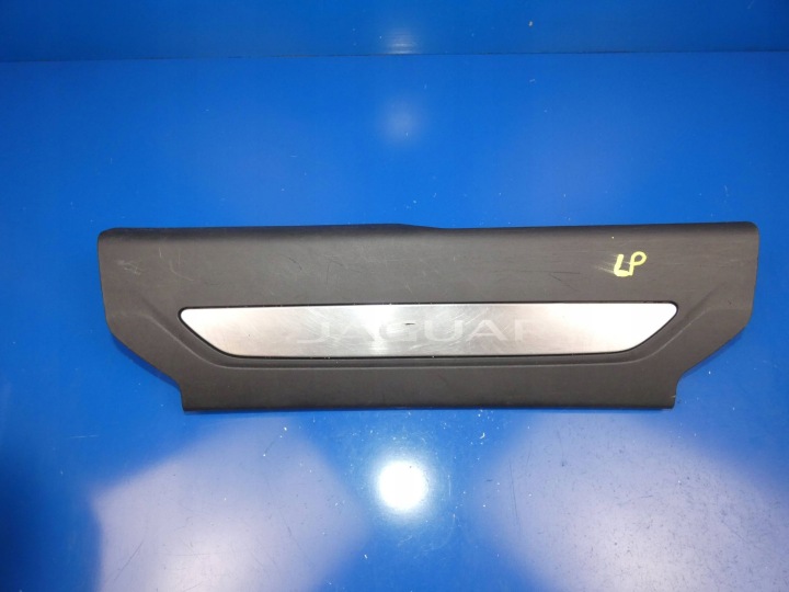 JAGUAR F-PACE X761 moulding threshold cap of the threshold left front inner