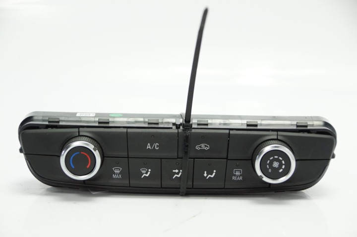 PANEL klimatizaci 39185221 OPEL CORSA F