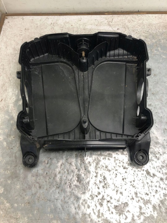 obal filtru vzduchový BENTLEY BENTAYGA BY736 R36A133837