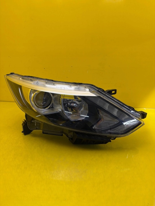 light right Nissan Qashqai 14-17 lens normal + Led 100-18013