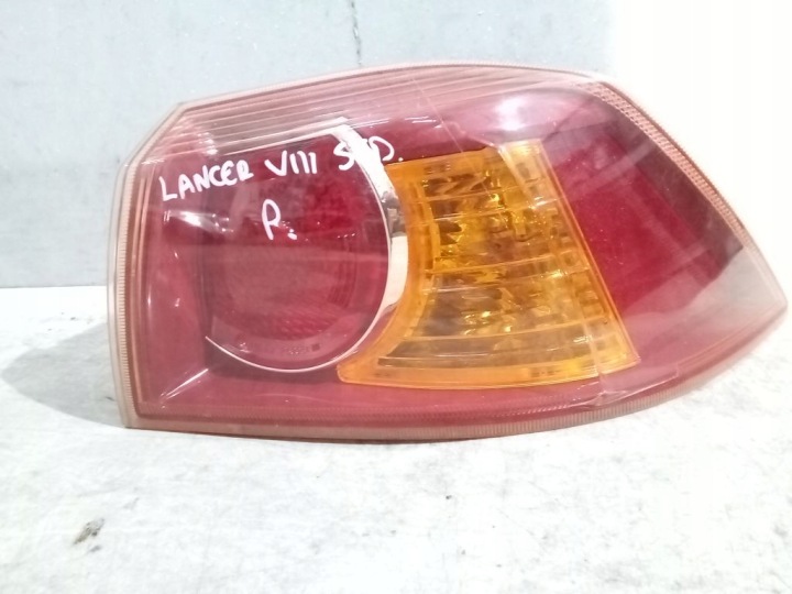 Mitsubishi Lancer VIII 8 sedan světlo pravá záď zadní