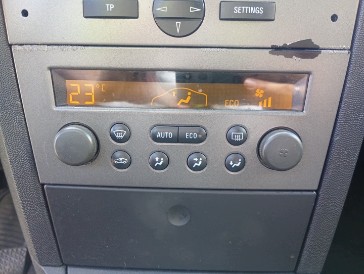 Panel ovladac regulacja klími kúrenia Opel Meriva A FL 03-10