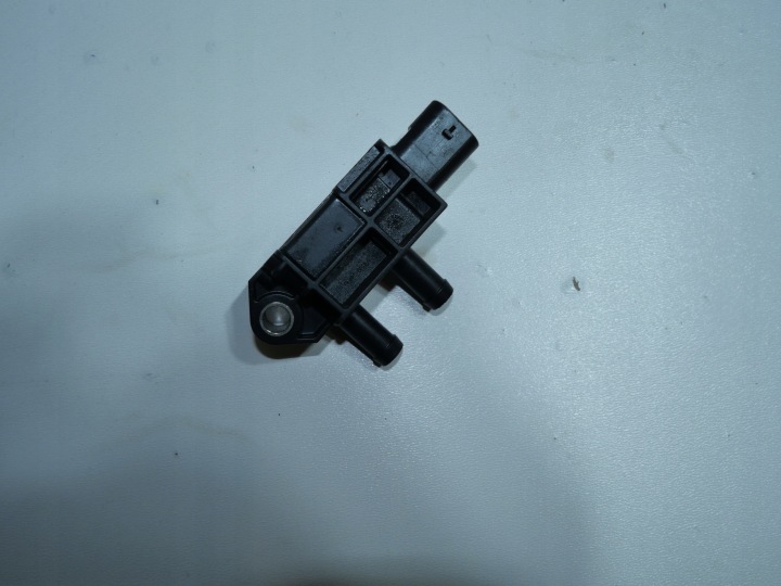 Capteur température gaz échappement DPF VW SKODA SEAT AUDI 04L906051F