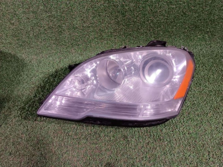 Licht reflektor vorne links Mercedes ML W164 r2010